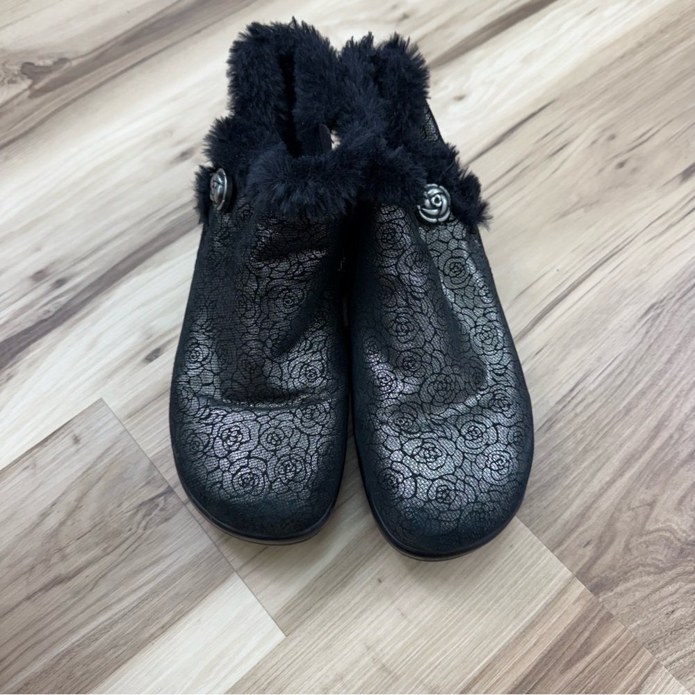 Alegria Black Ankle Boots with Faux Fur Lining - Picture 3 of 7